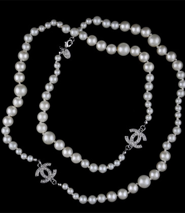 Chanel necklaces #9127497