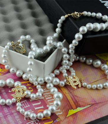 Chanel necklaces #9127500