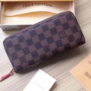 Louis Vuitton AAA+ Wallets #917333