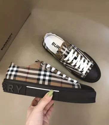 Burberry Shoes for Men's and women Sneakers #A40243