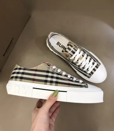 Burberry Shoes for Men's and women Sneakers #A40244