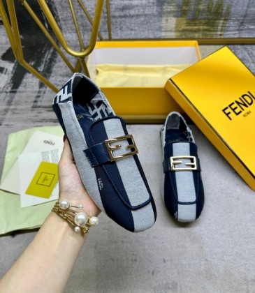 Fendi shoes for Women's Fendi Sneakers #A38569